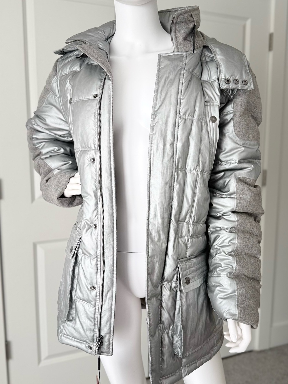 Calvin Klein Silver Puffer Coat with Gray Knit Panels Women’s Medium